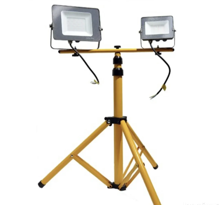 Teleskopski metalni stalak – tripod za reflektore 610–1550 mm  (R-1)