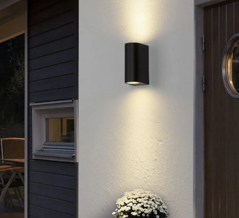 Zidna lampa dvostrana 10W aluminijum crna (R-1)
