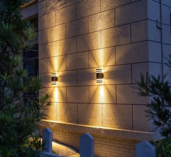 Zidna dekorativna lampa E27 IP65 (R-1)
